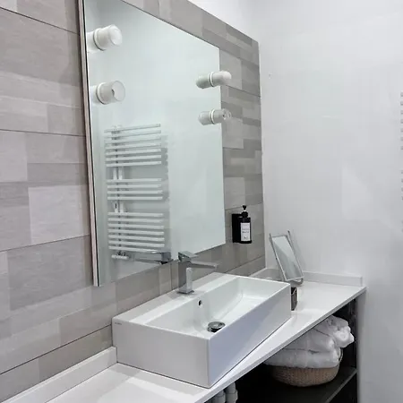 Green Door 1974 Neive