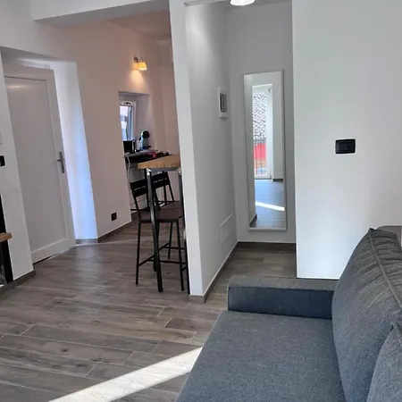 Green Door 1974 Neive